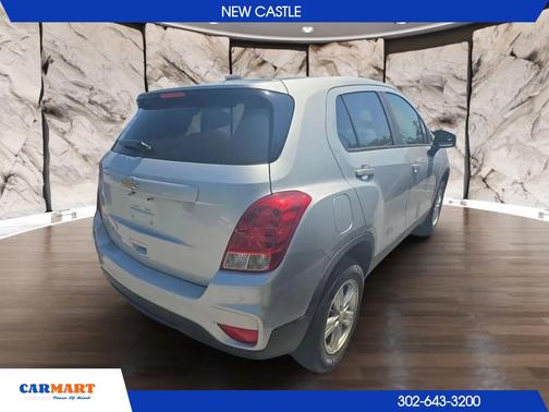 Silver Ice Metallic 2018 Chevrolet Trax LS