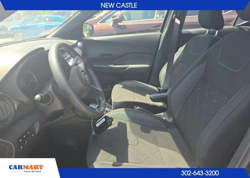 Super Black 2020 Nissan Kicks S