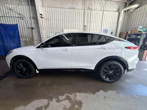 Summit White 2024 Buick Envista Sport Touring FWD