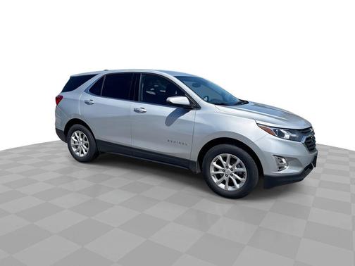 Silver Ice Metallic 2018 Chevrolet Equinox LT