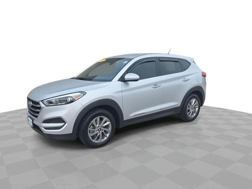 Molten Silver 2017 Hyundai TUCSON SE