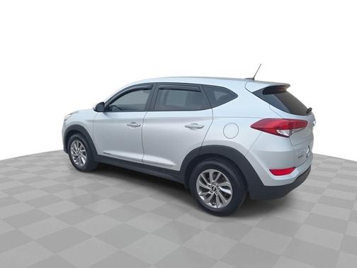 Molten Silver 2017 Hyundai TUCSON SE