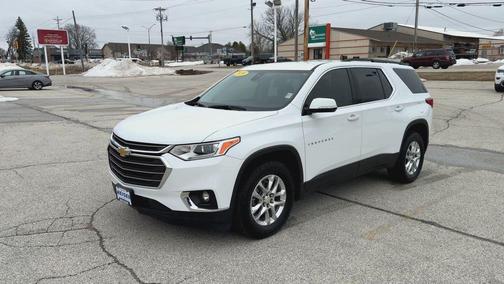 Summit White 2020 Chevrolet Traverse LT Cloth