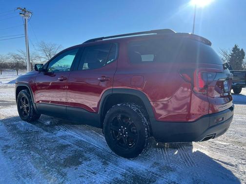 2022 GMC Acadia AWD AT4