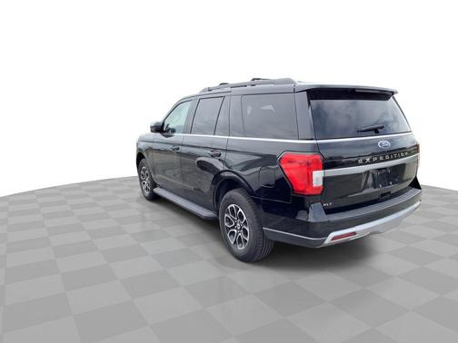 AGATE BLACK METALLIC 2024 Ford Expedition XLT