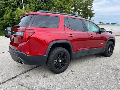 2023 GMC Acadia AWD AT4