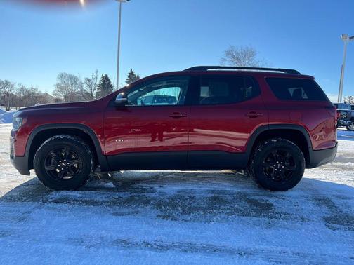 2022 GMC Acadia AWD AT4