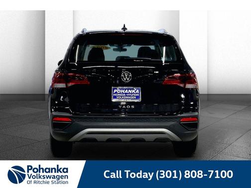 Deep Black Pearl Effect 2024 Volkswagen Taos 1.5T S
