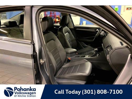 Platinum Gray Metallic 2023 Volkswagen Jetta 1.5T SE
