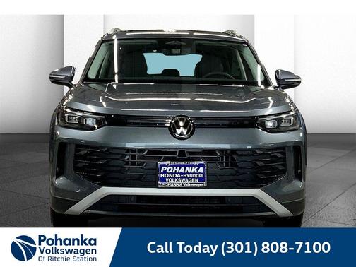 Platinum Gray Metallic 2026 Volkswagen Tiguan 2.0T SE