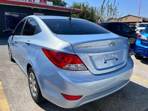 2013 Hyundai Accent GLS