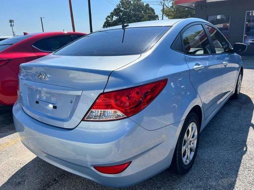 2013 Hyundai Accent GLS