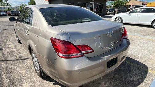 Gold 2005 Toyota Avalon Limited