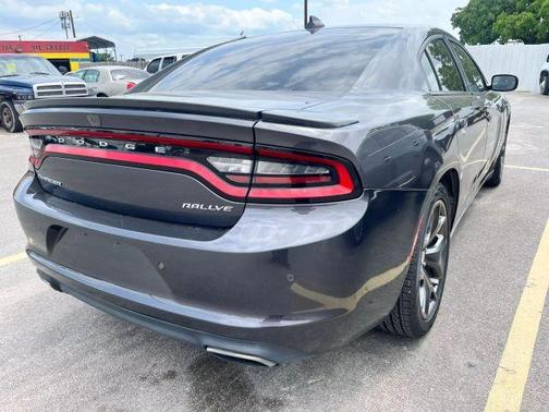 2016 Dodge Charger SXT