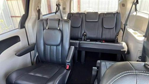 2012 Chrysler Town & Country Touring