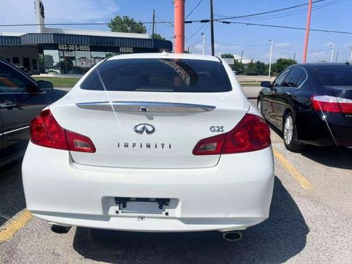 2011 INFINITI G25 Journey