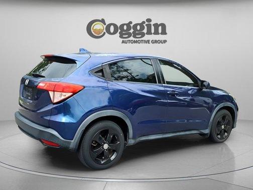Deep Ocean Pearl 2017 Honda HR-V LX