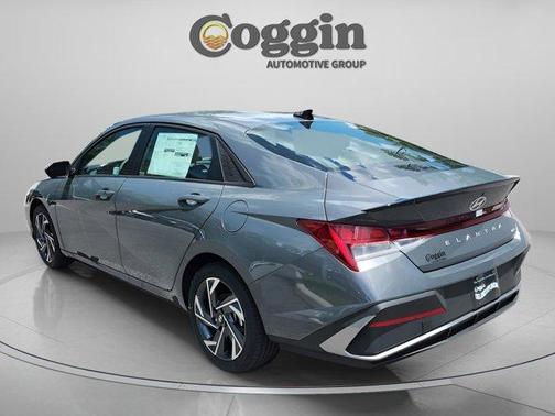 2025 Hyundai ELANTRA HEV SEL Sport