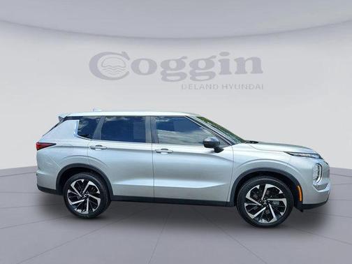 2022 Mitsubishi Outlander ES