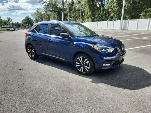 2020 Nissan Kicks SR