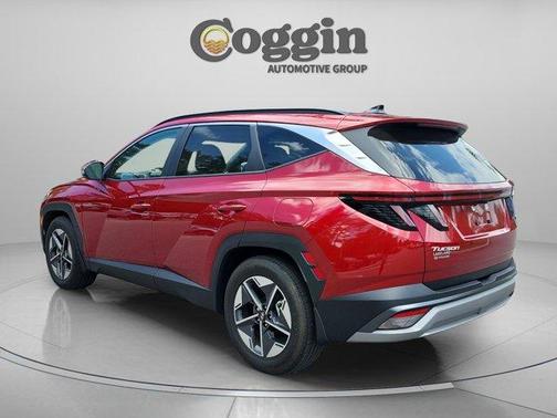 Red 2025 Hyundai TUCSON SEL Convenience