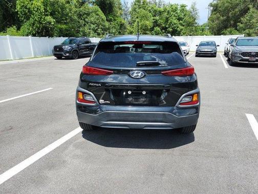 2021 Hyundai KONA SEL
