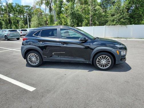 2021 Hyundai KONA SEL
