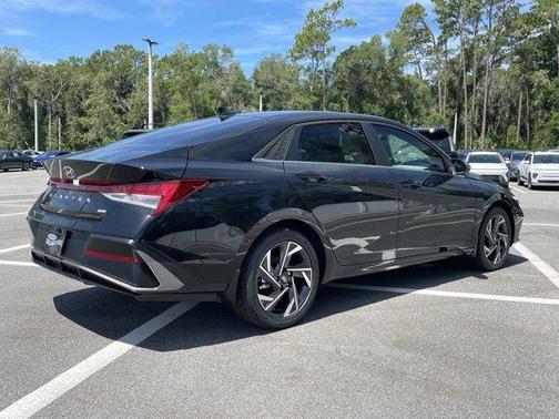 2025 Hyundai ELANTRA HEV Limited