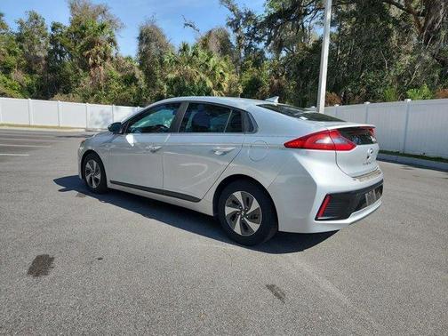 2017 Hyundai IONIQ Hybrid SEL