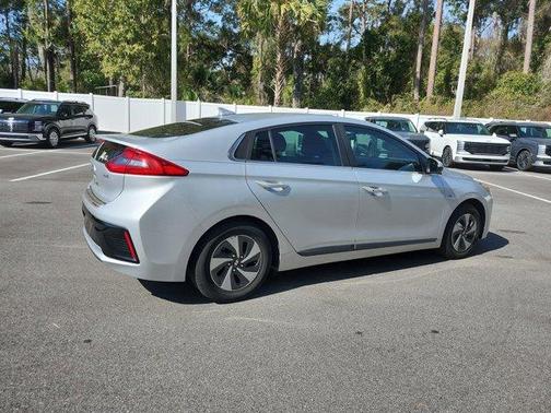 2017 Hyundai IONIQ Hybrid SEL