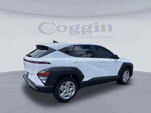 2025 Hyundai KONA SE
