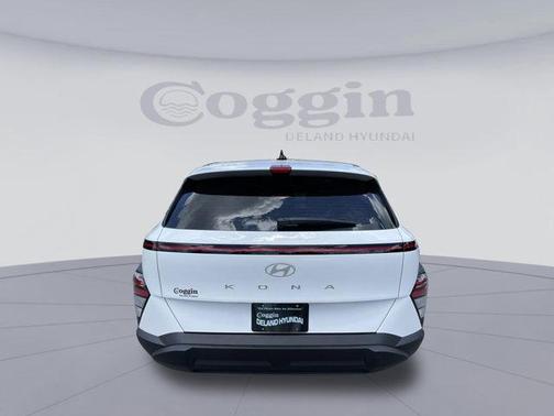 2025 Hyundai KONA SE