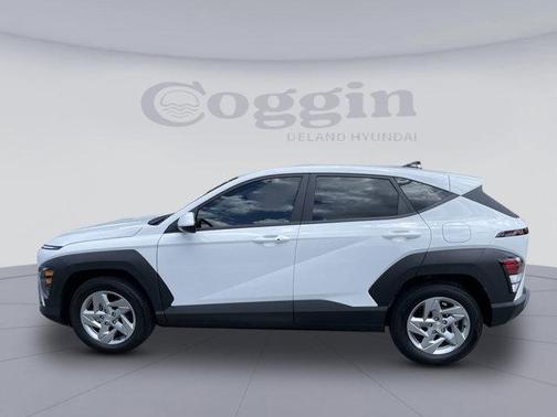 2025 Hyundai KONA SE
