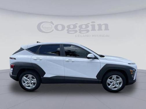 2025 Hyundai KONA SE
