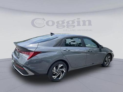 2025 Hyundai ELANTRA HEV SEL Sport
