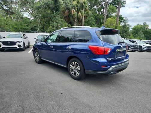 2020 Nissan Pathfinder SL