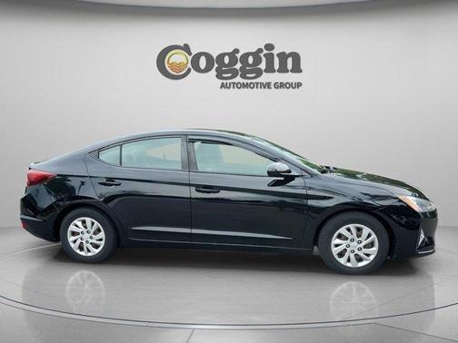 Phantom Black 2019 Hyundai ELANTRA SE