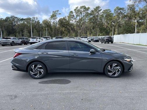 2025 Hyundai ELANTRA HEV Limited