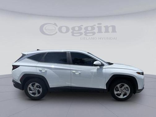 2022 Hyundai TUCSON SE