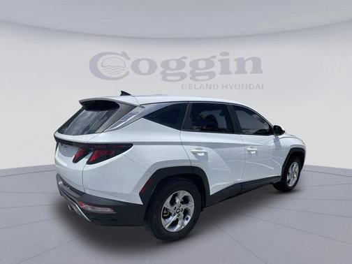 2022 Hyundai TUCSON SE