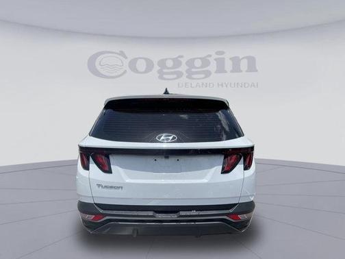 2022 Hyundai TUCSON SE