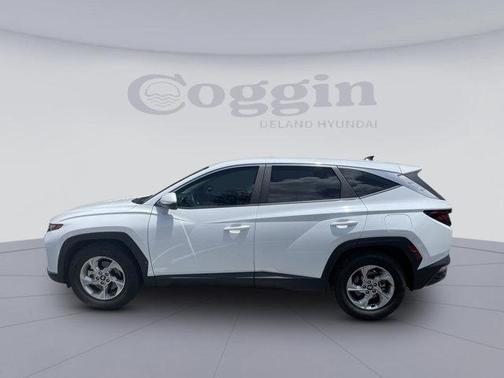 2022 Hyundai TUCSON SE