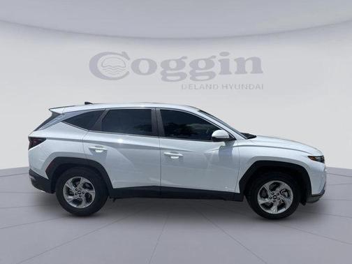 2022 Hyundai TUCSON SE