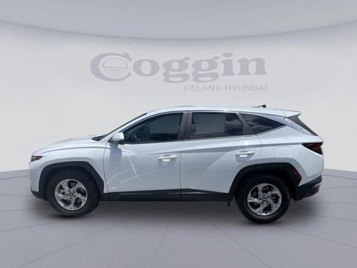 2022 Hyundai TUCSON SE
