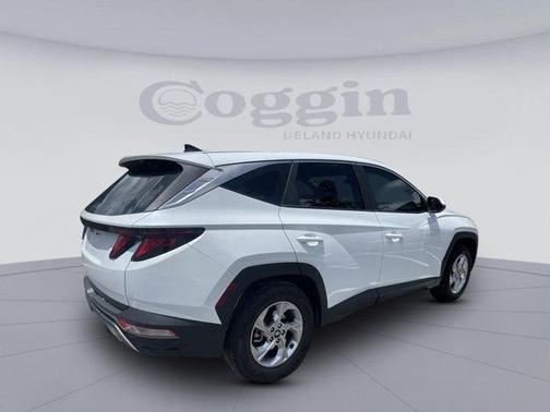 2022 Hyundai TUCSON SE