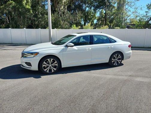 2022 Volkswagen Passat 2.0T SE