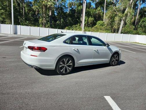 2022 Volkswagen Passat 2.0T SE