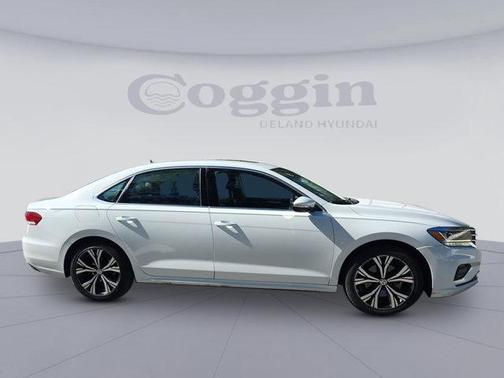 2022 Volkswagen Passat 2.0T SE
