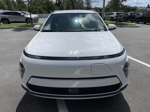 2025 Hyundai KONA EV SEL