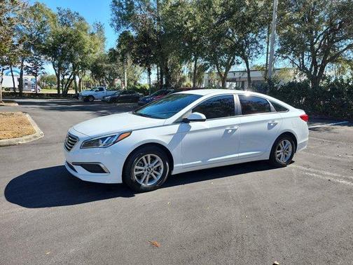 2017 Hyundai SONATA SE